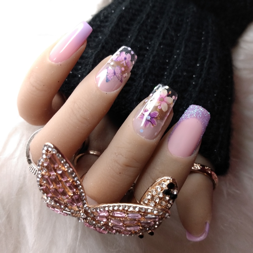 Press on nails (medium length square)